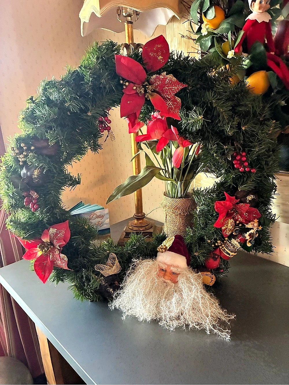 HAND DECORATED GREEN Pine CHRISTMAS wreath, 26 inch diameter. VERY PRETTY.